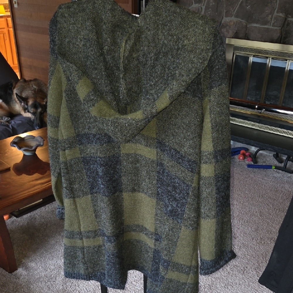 Cyrus Olive and Charcoal Hooded Cape - Picture 3 of 4
